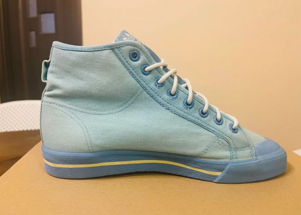 Tenisi adidas din panza