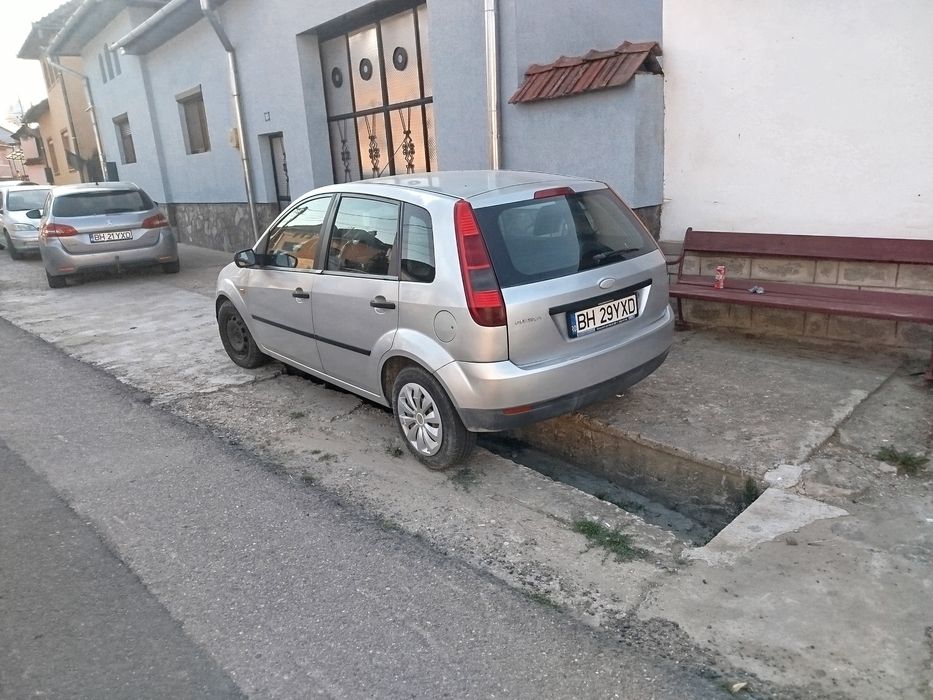 FORD Fiesta 2004 — imagine 2