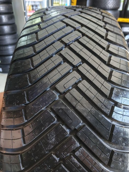 235 65 р17 Sport Master 4S