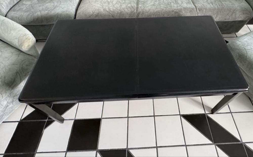 Холна разтегателна маса