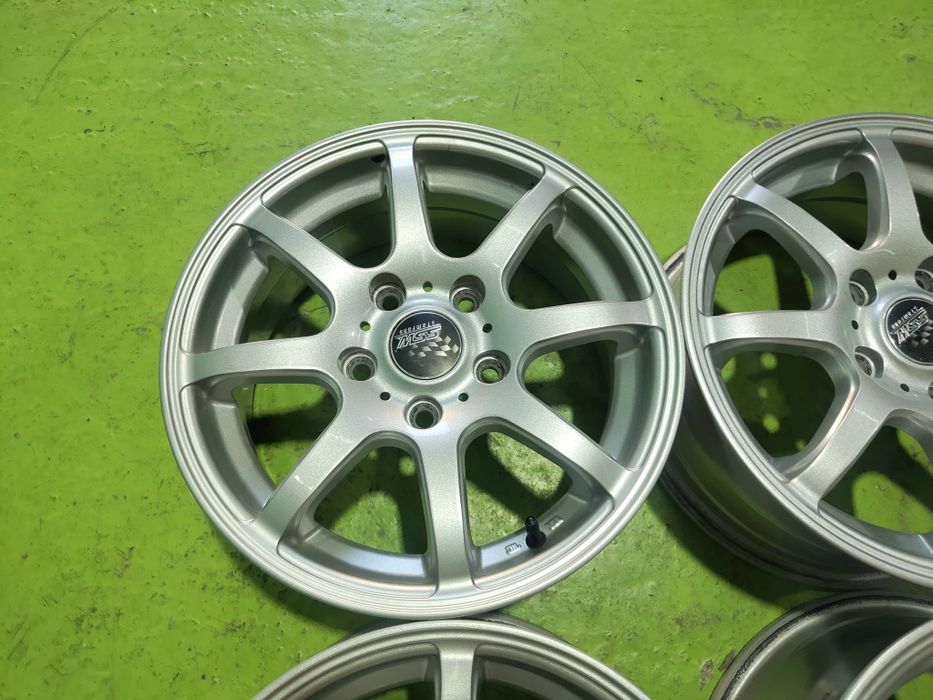 15 5x114.3 Kia Hyundai лети джанти 5х114.3