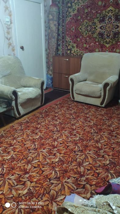 Продам 1-комнатную квартиру на Чиланзар-23 (книжный магазин)