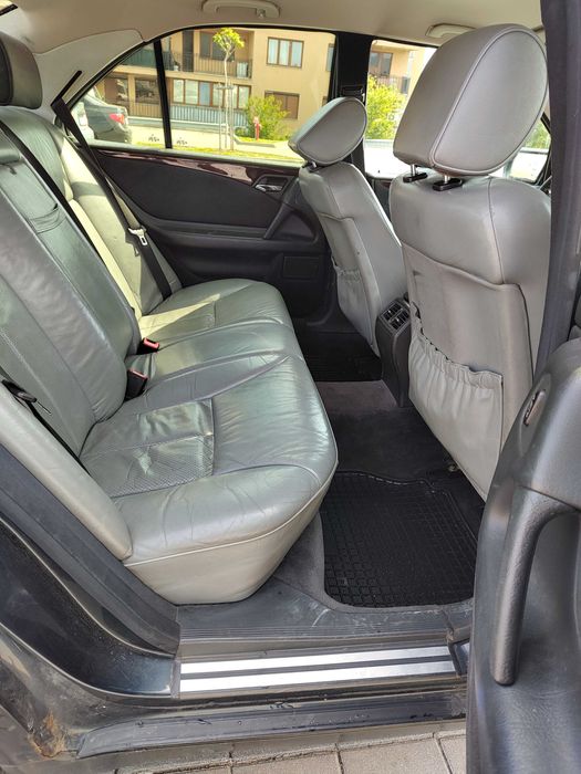 Мерцедес Е класа W 210