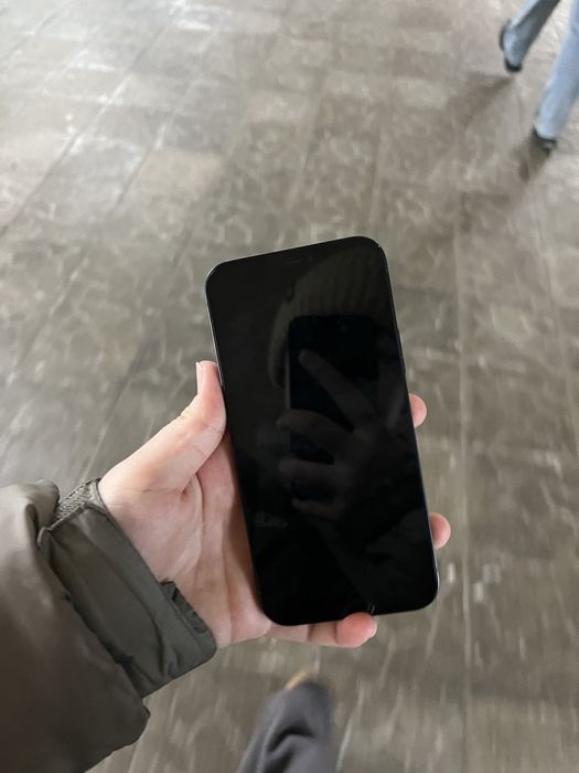 Айфон 12 64гб срочно