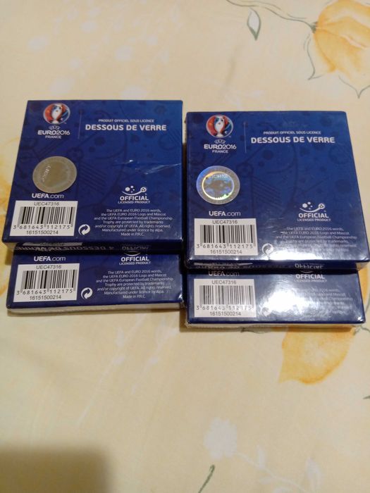 Бирени подложки за колекция