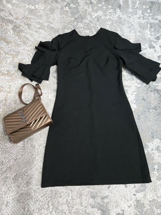 Малка черна рокля