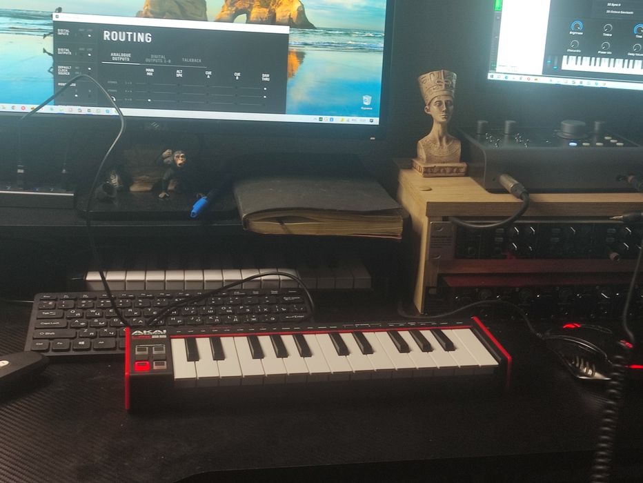 Миди Клавиатура Akai Lpk25