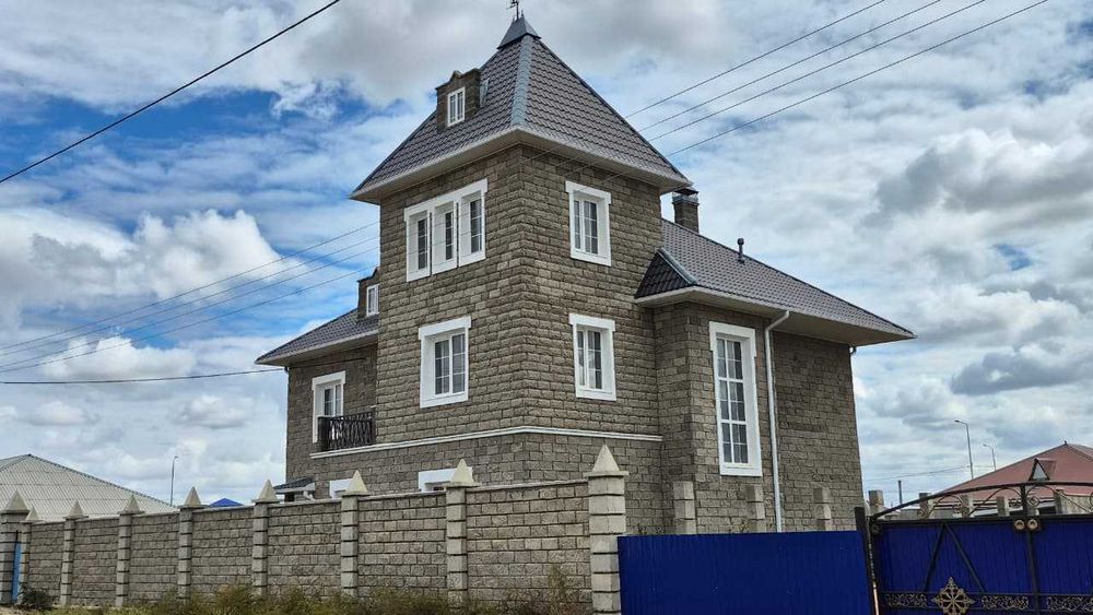 Прекрасный недострпоенный дом