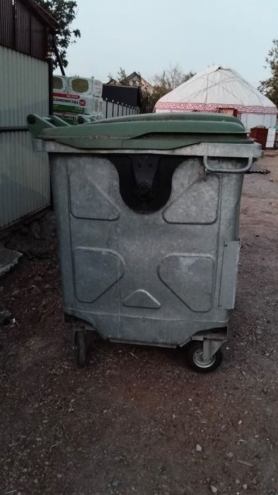 Мусорный бак  бак