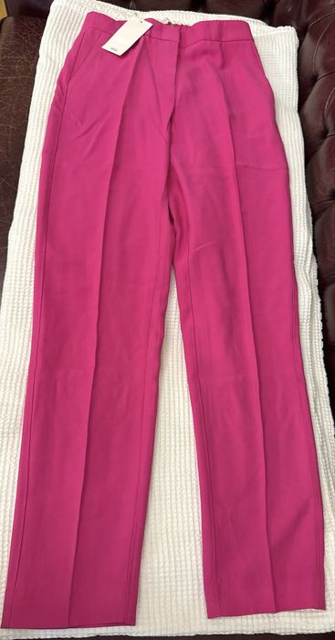 Распродажа  брюк Mango