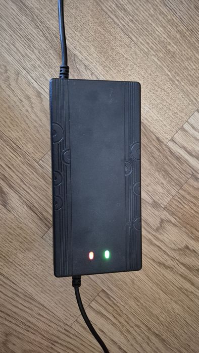 Încărcător baterie Li-Ion 88.2V 21S 5A Mufă XT60