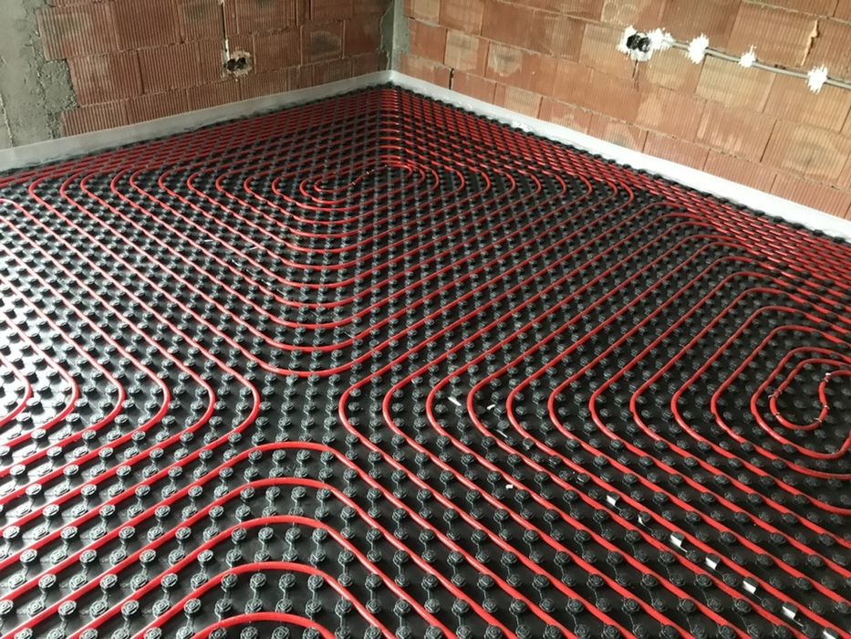 Incalzire in pardoseala Uponor si Rehau