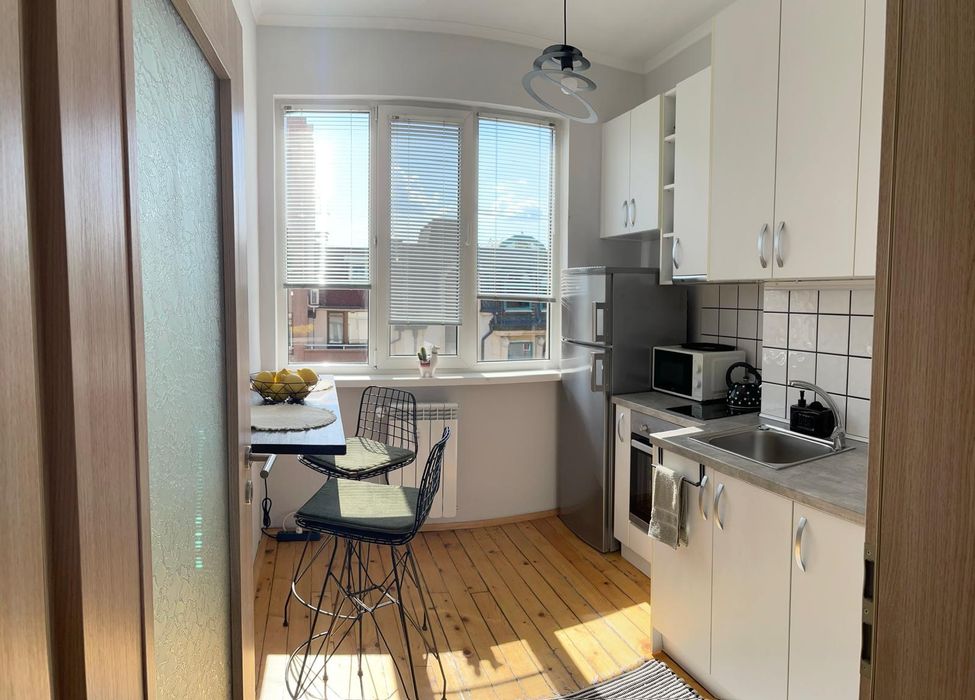 Продава се Двустаен апартамент в София, Център - 65 кв.м за 4539 €/кв.м - Снимка #8