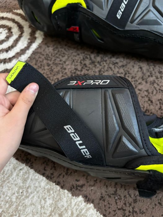 Щитки хоккейные bauer