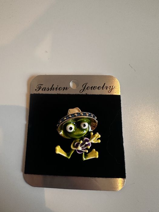 Елеганти Дамски брошки