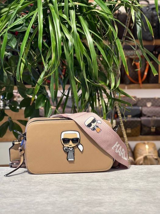 Geanta Karl Lagerfeld Noua !!! Dimensiuni 20/12 !!!