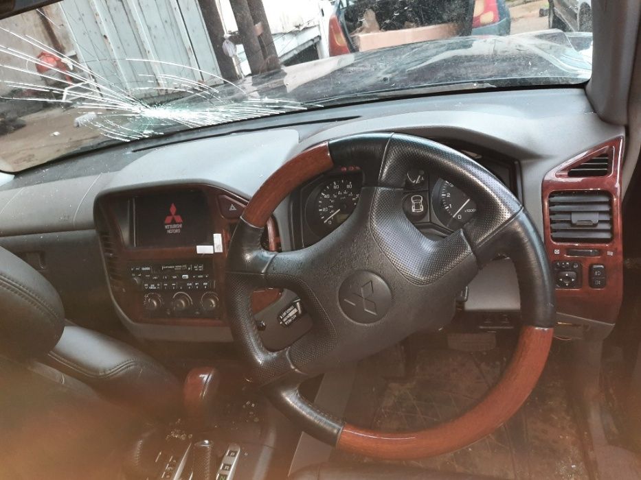 Dezmembram Mitsubishi Pajero III 3.2 Cdi An 2006 Cod motor 4M41