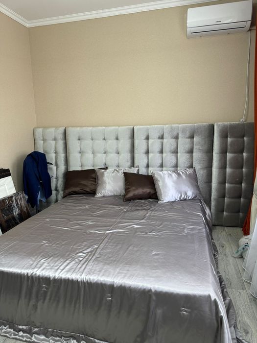 Кровать двухспальная с матрасом