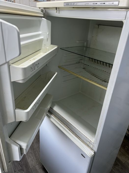 Холодильник белый