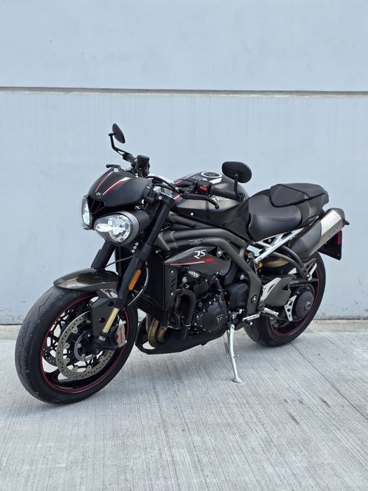TRIUMPH SPEED TRIPLE RS 1050  schimb auto