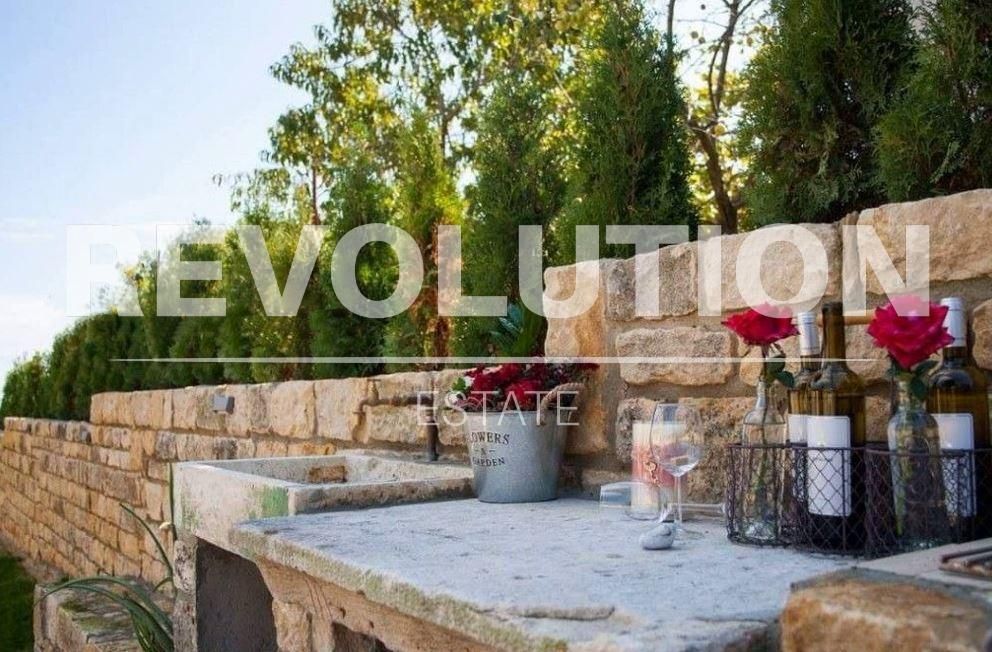 Дава се под наем Къща в к.к. Св.Св. Константин и Елена - 120 кв.м за 1695.24 € - Снимка #10