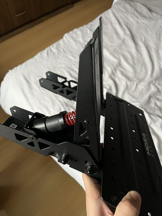 Moza racing R5 + Next Level Racing симулатор