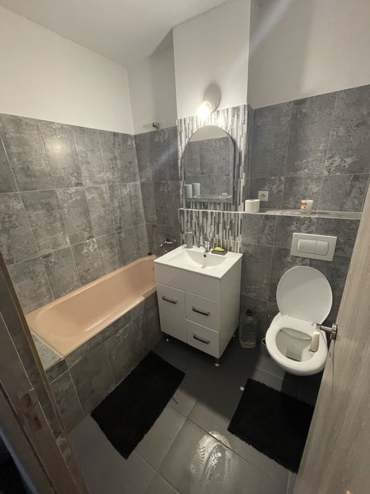 Inchiriez apartament cu doua camere B-dul Traian zona Ursus