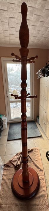 Напольная  вешалка.