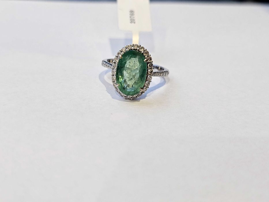Пръстен с 3,58 ct. естествен изумруд