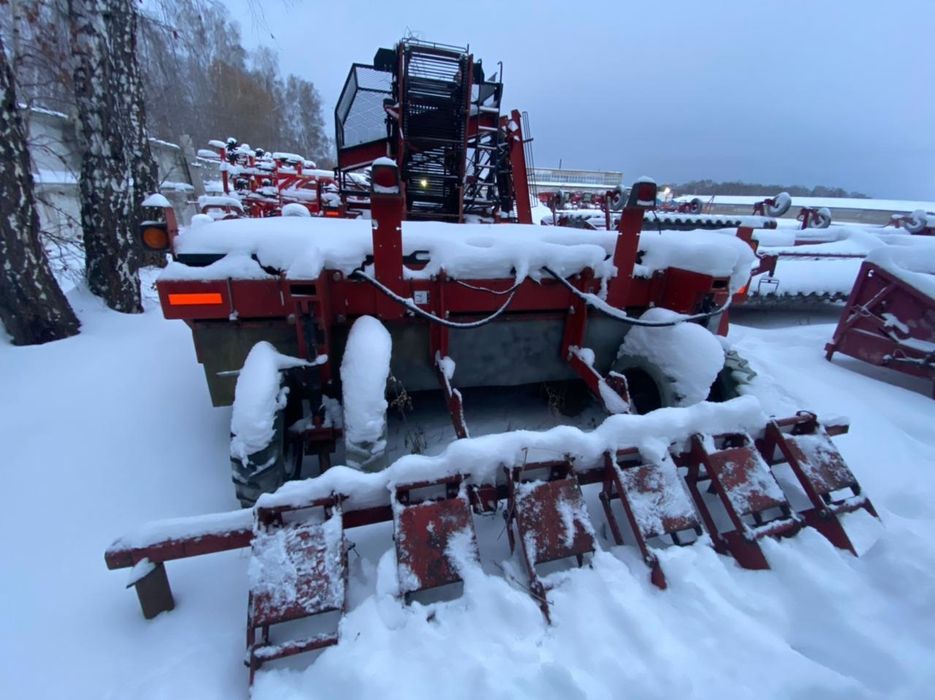 Свеклоуборочный комбаин