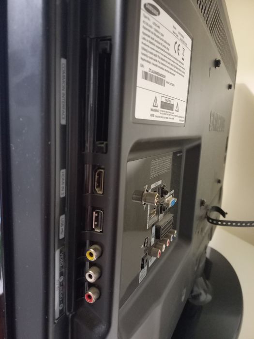 Телевизор Самсунг 78х50 см