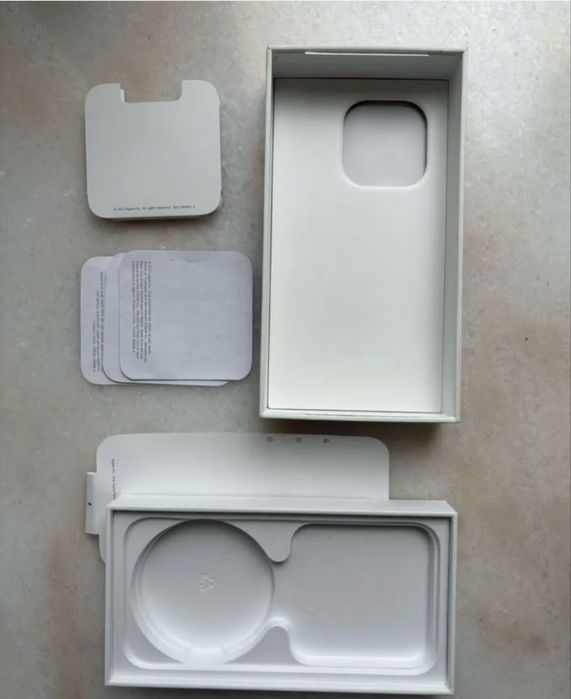 Продам айфон 15 про срочно