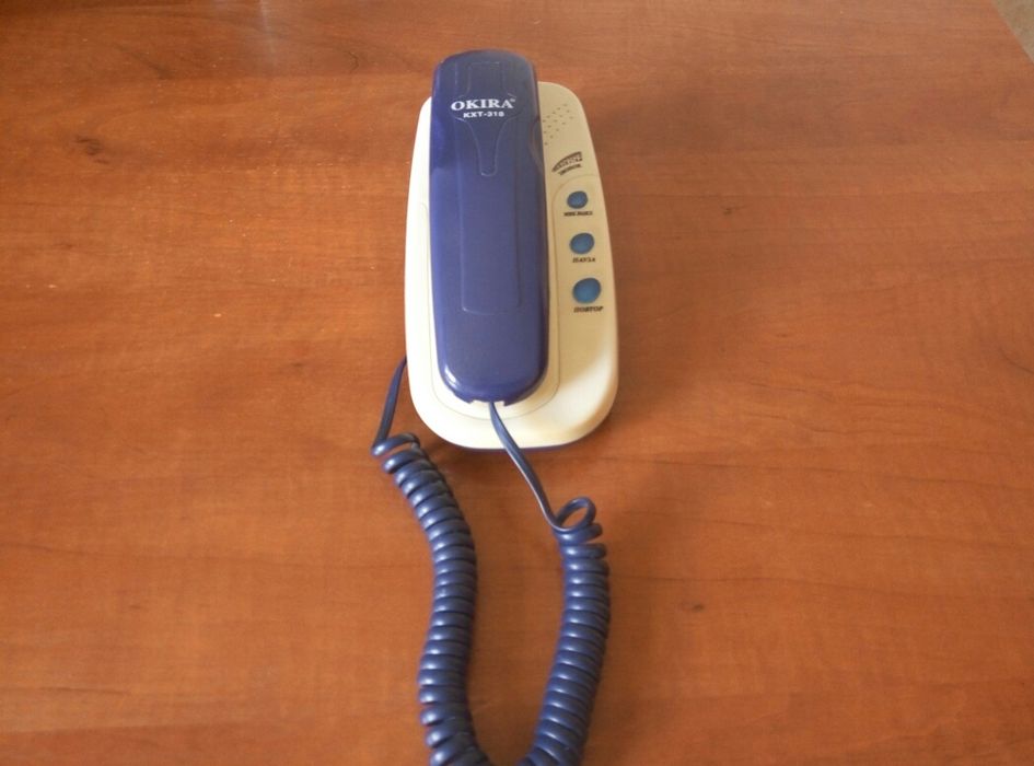 Телефон кнопочный