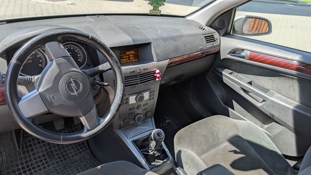 Opel Astra H  2004