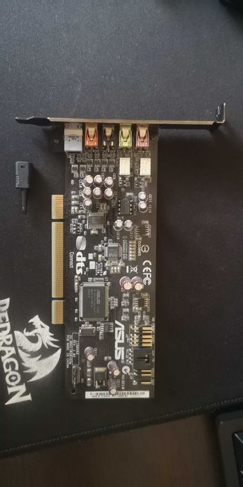 Продавам звукова карта Asus Xonar DS 7.1 PCI