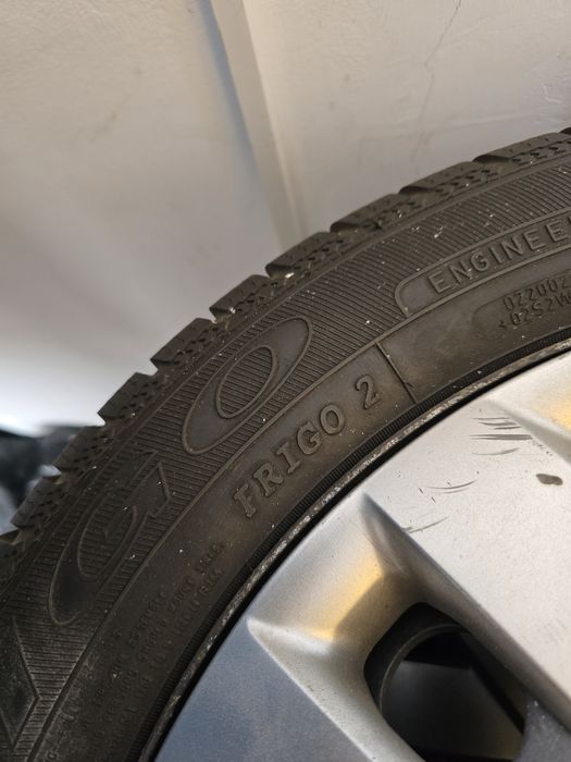 Vând roți Mazda 6     205 55 R16