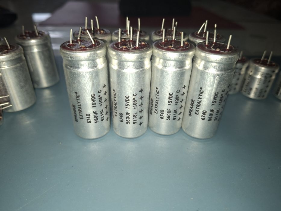 Condensatori electroliți aluminiu  Sprague Extralytic, 15 buc., diverse capacități