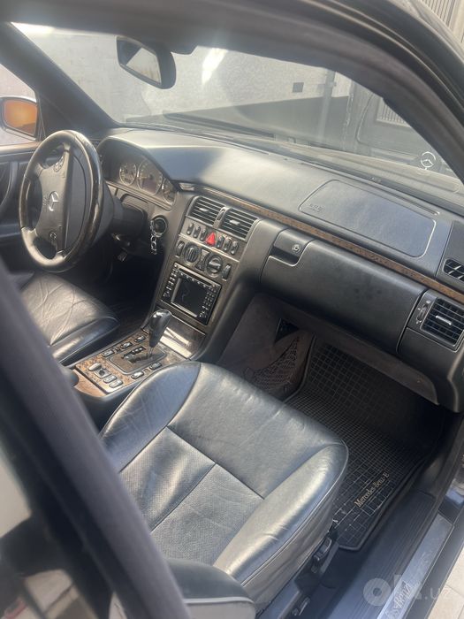 W210 res 2001-yil