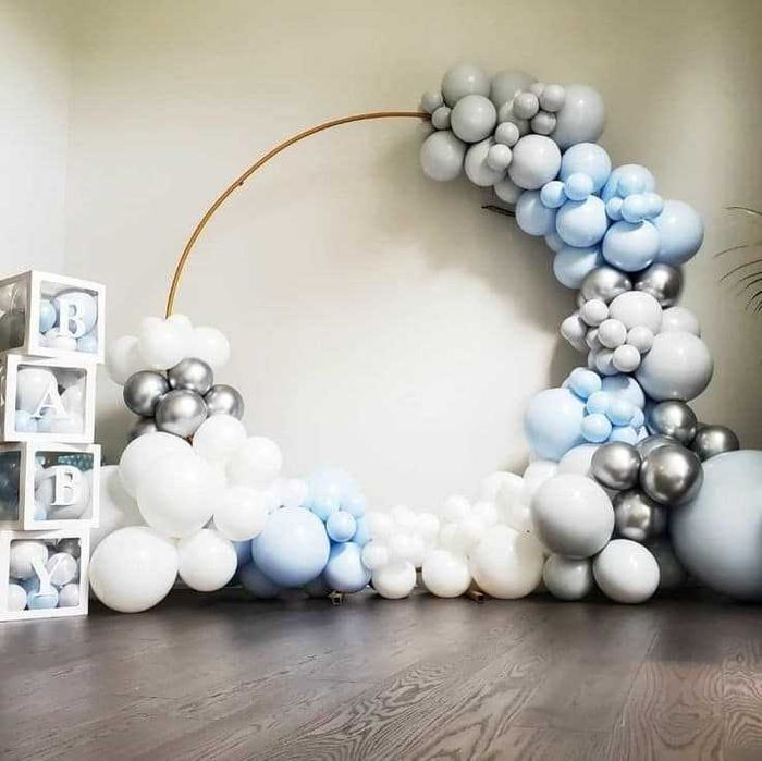 Арка, ел. помпа, кутии и още материали за украса под наем