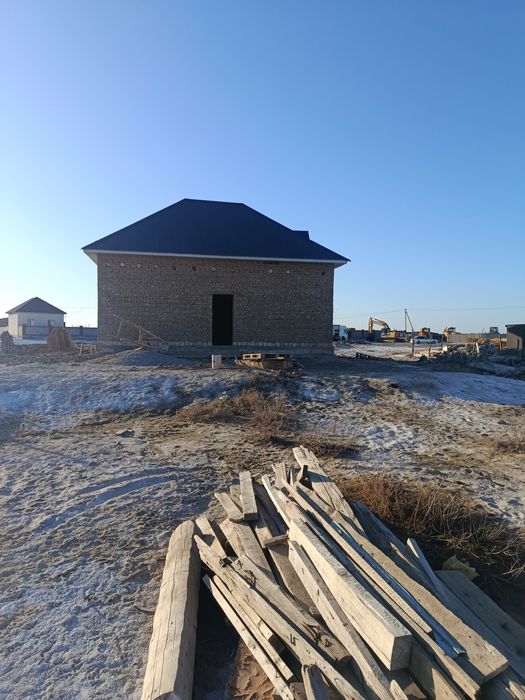 Үй сатылады  Қарауылтөбе ауылында