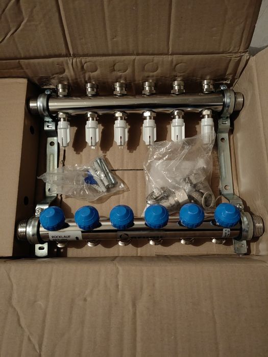 Колектор за подово отопление Rehau HKV 6D