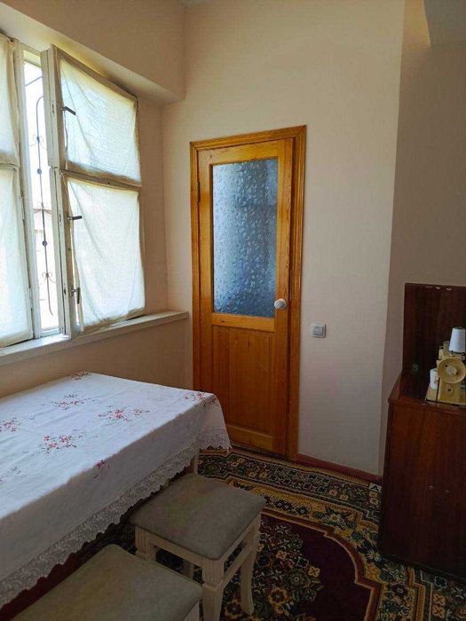 3-х комнатная,12 квартал Учтепа, банковская- 100м2