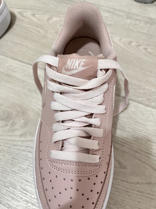 Продам кроссовки NIKE