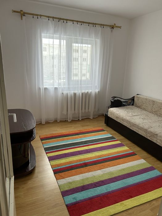 Vand apartament cu 3 camere