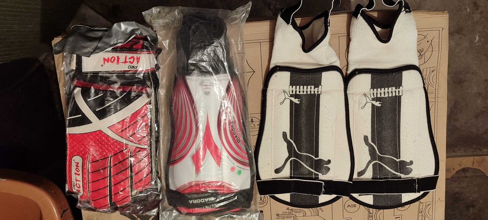 Вратарски ръкавици и кори