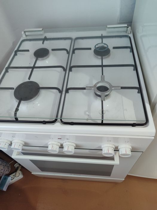 Продам газовую плиту