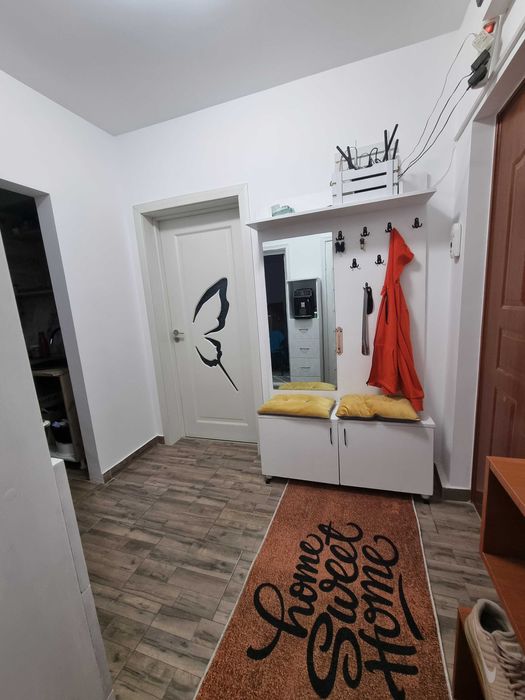 Apartament 3 camere - semidecomandat - etaj 1 - Micro 17