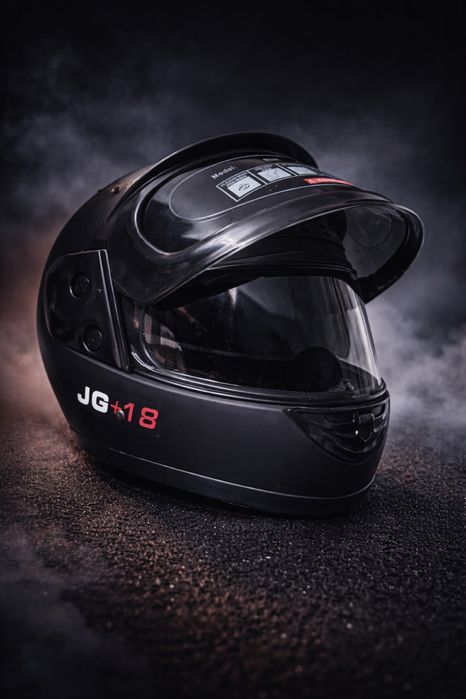 Продам новый черный мотошлем