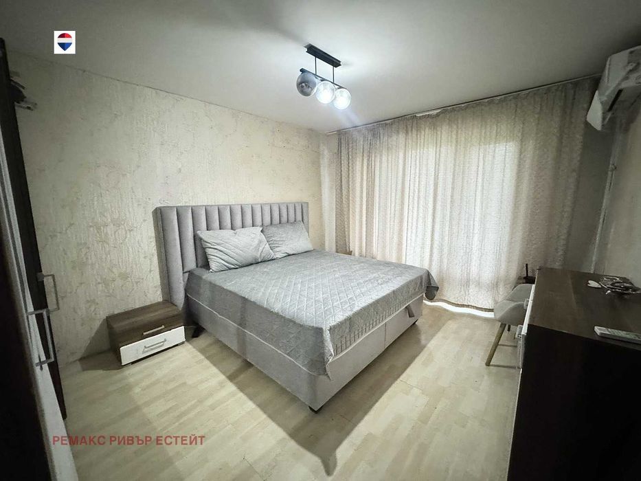 Продава се Четиристаен апартамент в Русе, Център - 103 кв.м за 1612 €/кв.м - Снимка #3