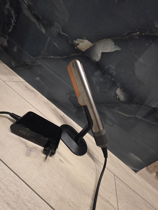 Dyson Airstrait оригинал 100%